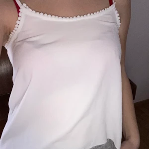 Sätt linne - Gulligt linne från Cubus storlek 154 men passar xs! Man kan reglera banden efter önskad längd. Jag står för frakten😊 OBS köp 3 plagg (50kr) och betala 100kr PLUS jag står för frakten😉❤️😍