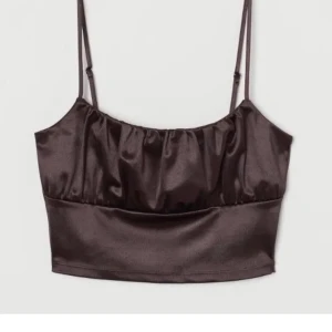 Ett helt nytt linne, aldrig använt - Super gulligt linne som är helt ny! Buda om fler vill ha 💖 fraktar endast, frakten kostar 20kr