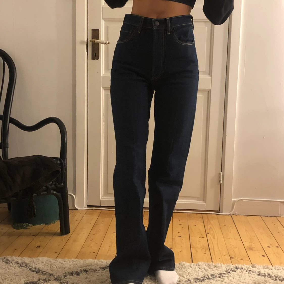 Mörkblå Levi’s jeans