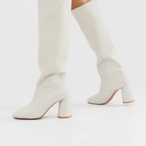 Boots &otherstories - Köpt för runt 1600kr.