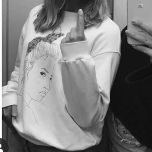  - 💋Poppis slutsåld tröja från Bershka!