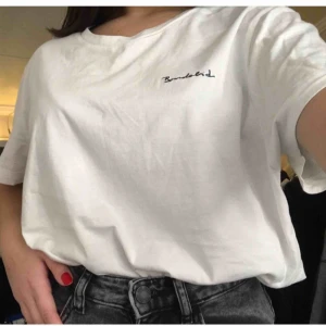  - T-shirt från Bondelid. Fint skick! Frakt tillkommer✨