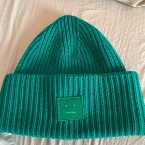 Mössa - Acne mössa 