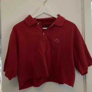  - Oversized pikétröja från kappa. 