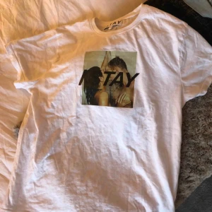  - Supersnygg t-shirt med tryck. Knappt använd 