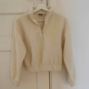  - Helt oanvänd mysig tjocktröja! 