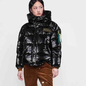  - ❗️Intressekoll❗️ jack från zara, köpt här på Plick men den va för stor på mig😊 (lånade bilder) skriv om du vill ha fler!