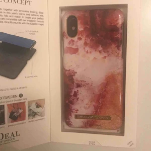  - Helt nytt slutsålt Limited edition skal ifrån Hannalicious kollektionen. Modellen heter Coral crush. Säljes pågrund av att jag köpte till fel iPhone modell. Aldrig upplockad ur kartongen. Passar iPhone X. Frakt betalas av köparen.  Nypris 299kr. 