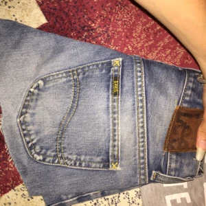  - Säljer dessa vintage äkta Lee shorts passar xs/s Widden är w27