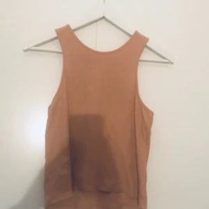  - FÅ FYRA VALFRIA PLAGG FÖR 200 kr!! Bara intresserad av ett plagg, PMa!   Linne i färgen Gammelrosa! 