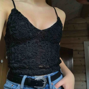  - Superfint linne från zara som aldrig kommit till användning. Strl S men den är ganska tight.   Köparen står för frakt på 18kr (: