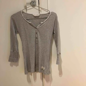  - Tröja från odd Molly. Kan mötas upp i kungsbacka eller posta, köparen står för frakten. 