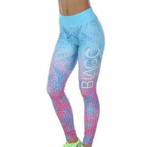  - Super sköna träningstights i storlek XS. Nyskick. Dom är i ett tjockt och härligt material, inte genomskinliga som andra träningstights kan vara. De är bara att fråga om fler bilder eller om du har frågor. Frakt ca 50kr köp båda blacc tightsen för 250kr