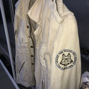  - Zadig Voltaire jacka använd fåtal gånger, väldigt fin både i passform och kvalite. Perfekt tidig höst jacka. PRIS KAN DISKUTERAS / KAN ÄVEN BYTA MOT ANNAT PLAGG