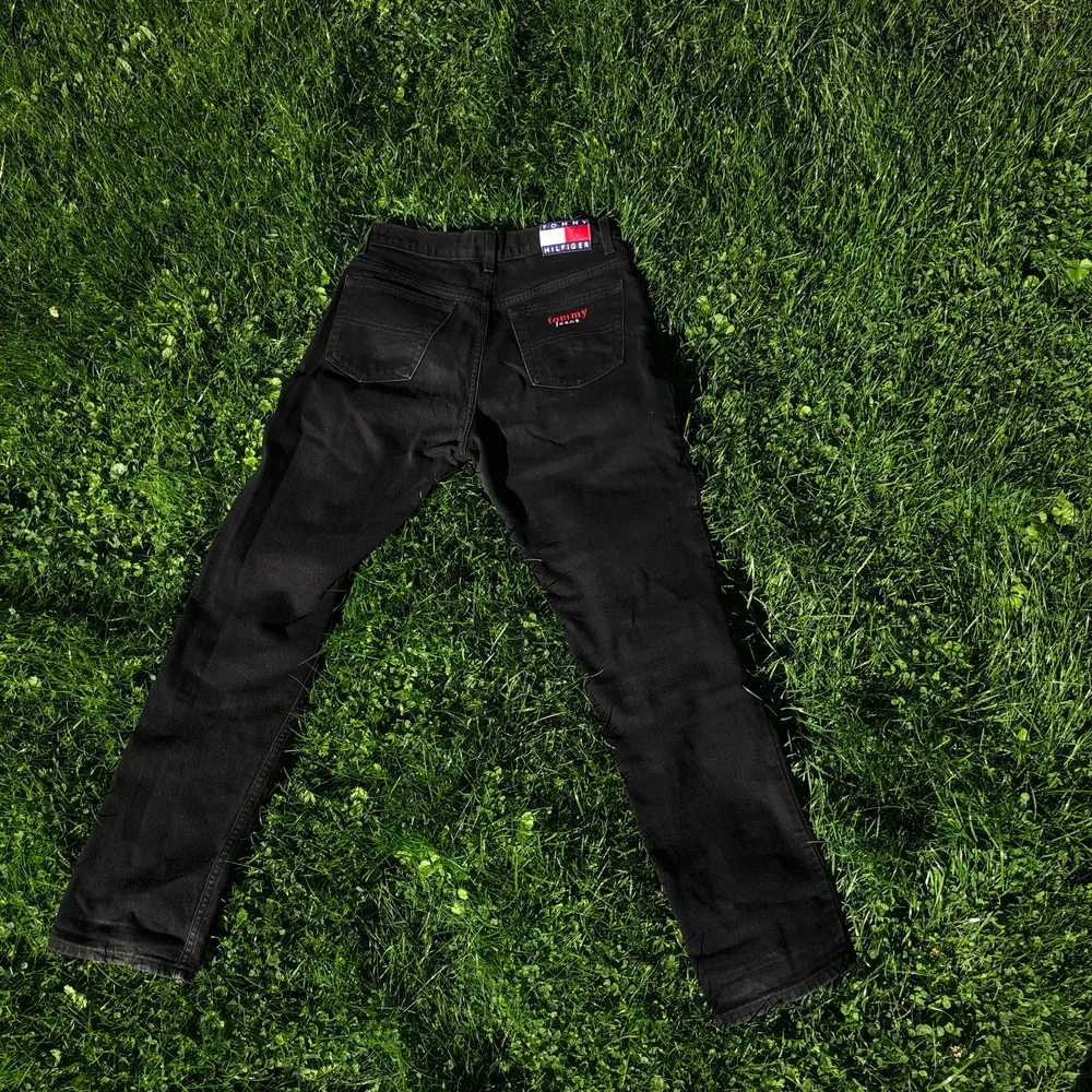 Sällsynta Tommy Hilfiger jeans. Rak modell som levis 501.. Jeans & Byxor.