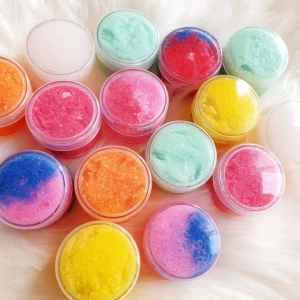 Lipscrubs  - Pumpande och återfuktade Lipscrubs för dina läppar 30kr/st, det finns med olika smaker som jordgubb smak, cotton candy smaken, ananas smaken, äpple smaken, orange cream smaken och cocos smaken. Lipscrubs innehåller cocosolja, E vitamin, sweet almond olja, smak olja.  ❌Slutsåld- äpple, ananas, jordgubb,❌