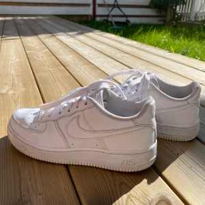 Air force 1  - Välanvända air force 1 men i mycket bra skick ändå! Säljer då de är för små☺️ 