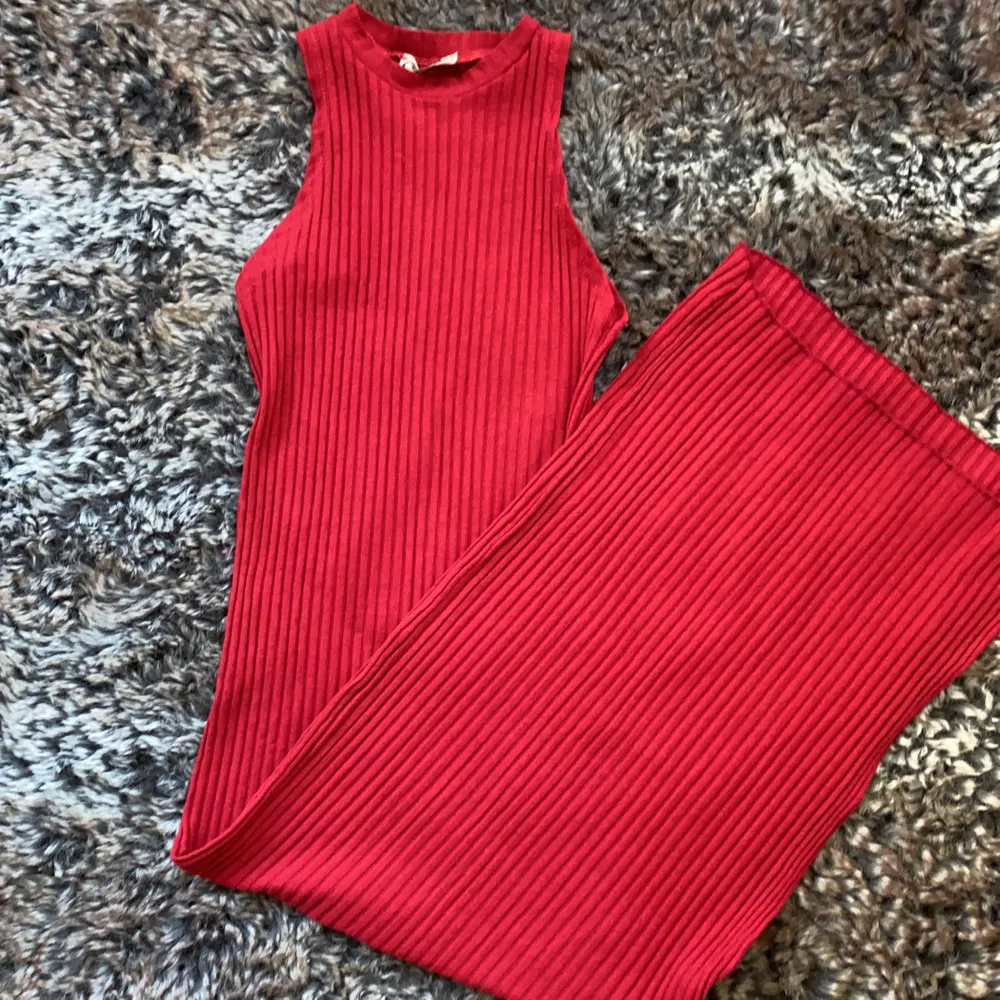 Röd fin klänning . Klänningar.