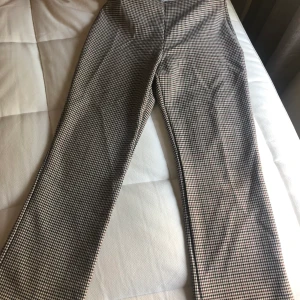 Kostymbyxor zara - Stolek S-M stretchiga och hög midja 