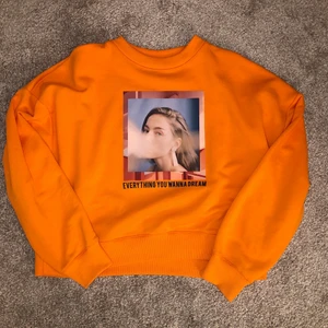 Sweatshirt - Supersnygg sweatshirt ifrån mango, köpt för ett år sen. Knappt använd 💕💕