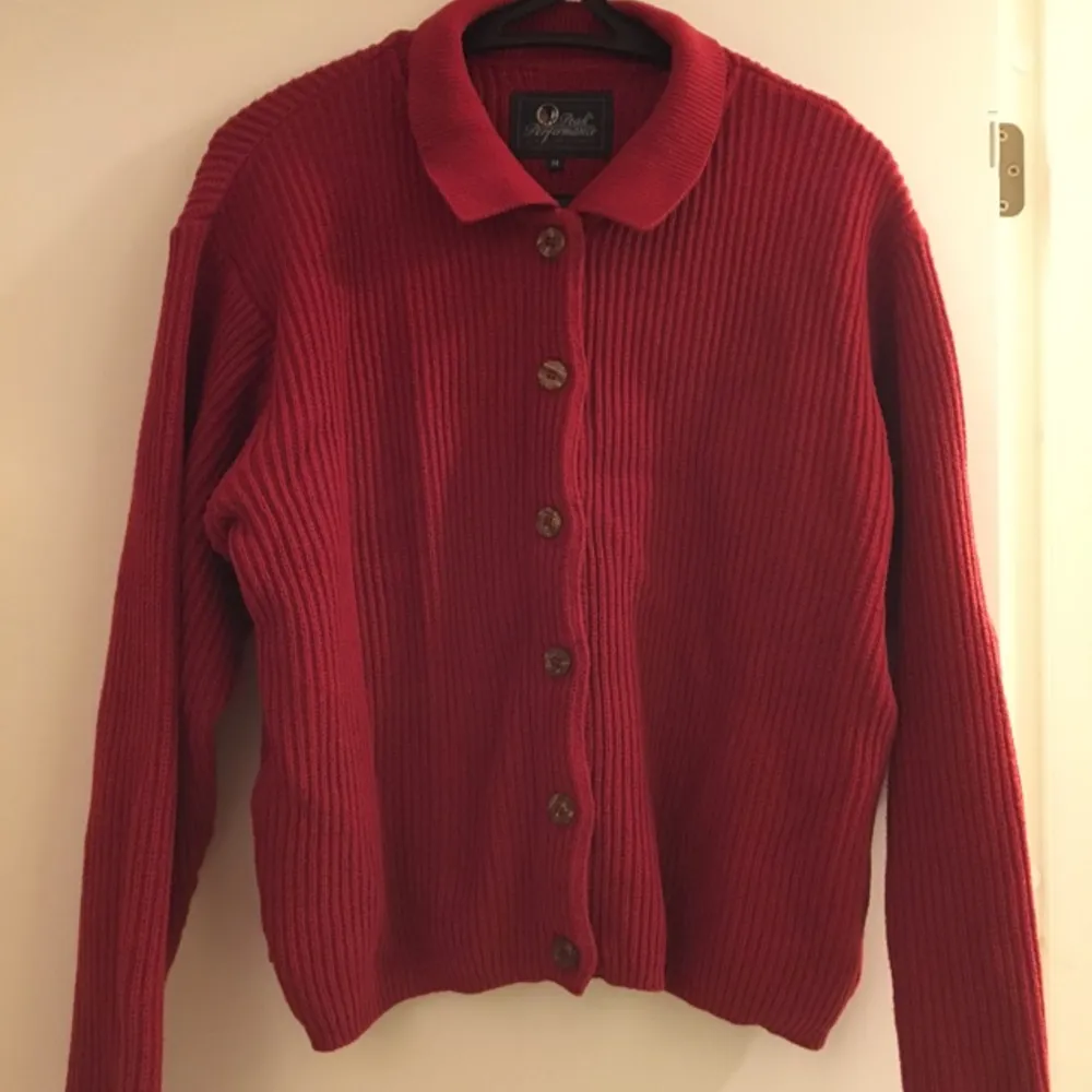 Early age of Peak Performance, vintage garment in super great condition!
Collect in person is acceptable if you are in Stockholm:). Tröjor & Koftor.