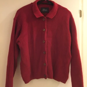  - Early age of Peak Performance, vintage garment in super great condition!
Collect in person is acceptable if you are in Stockholm:)