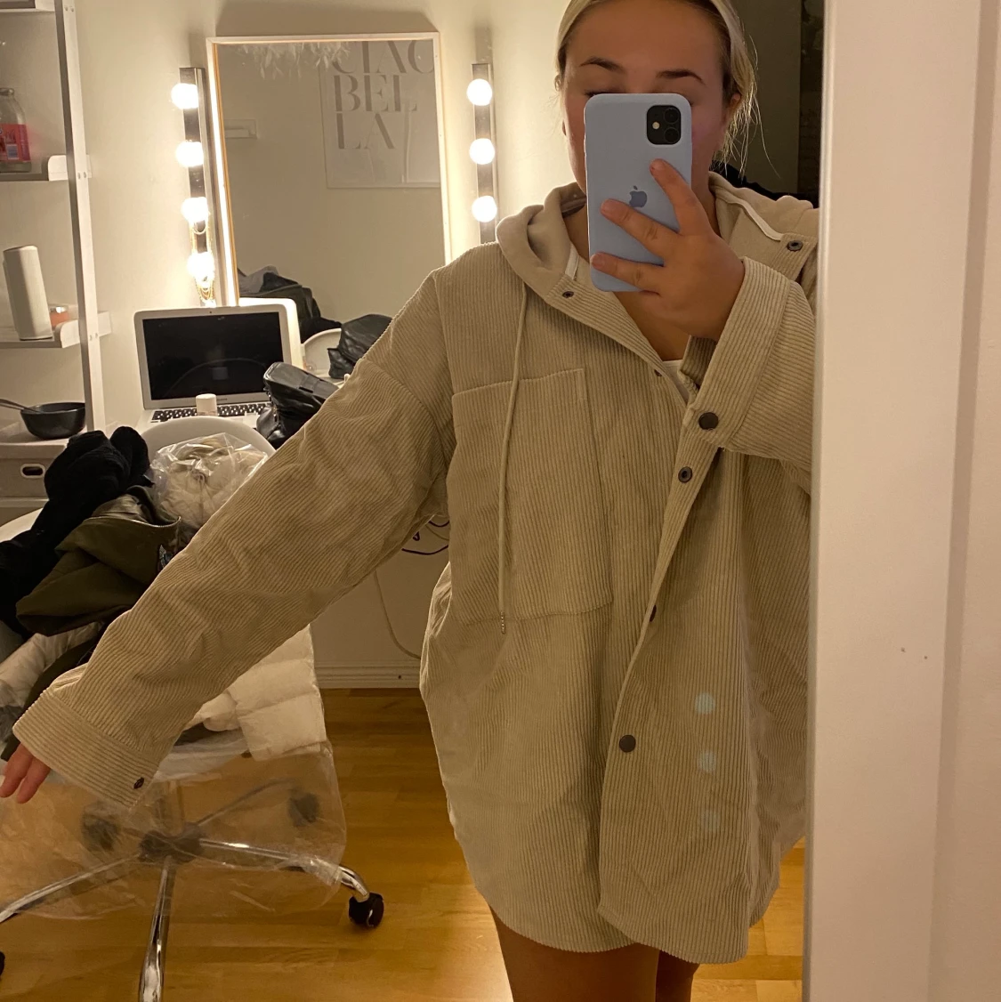 Oversized Manchester skjortjacka med luva - 91