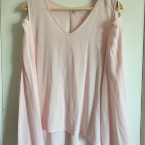  - Oanvänd Blus från Turkiet 