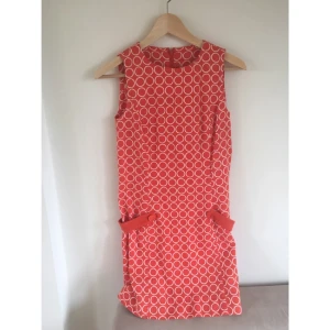  - Klänning från h&m, inköpt för länge sedan men använd 1 gång. 