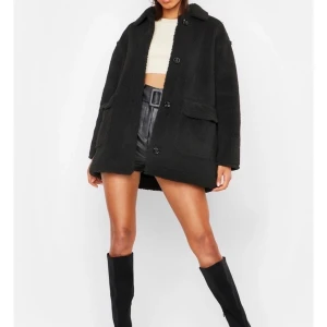 Teddyjacka ifrån Boohoo  - Storlek 38, köpt i vintras för 500kr