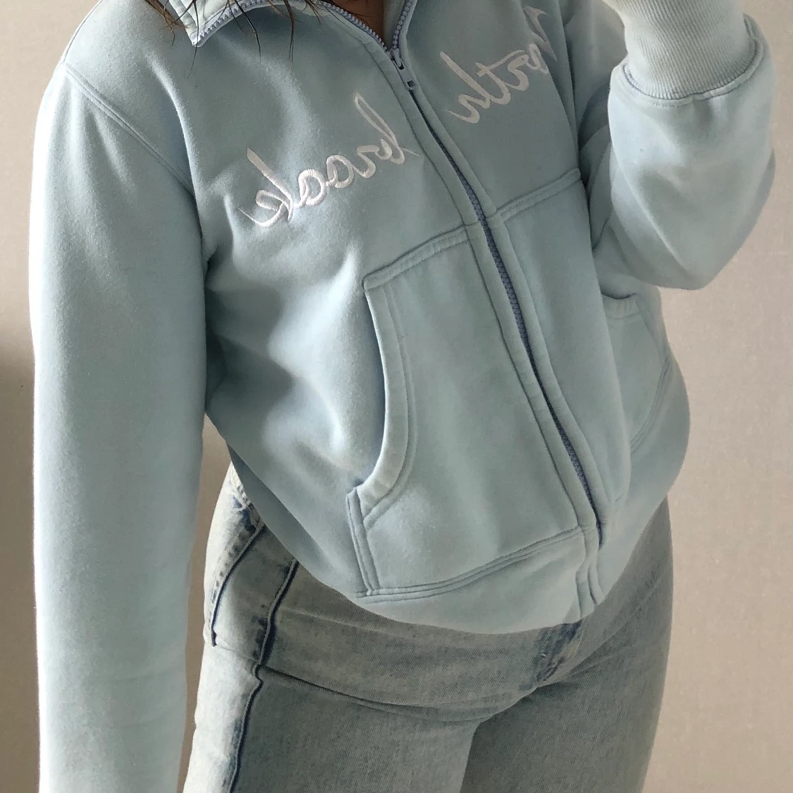 Ljusblå sweatshirt med dragkedja - 90