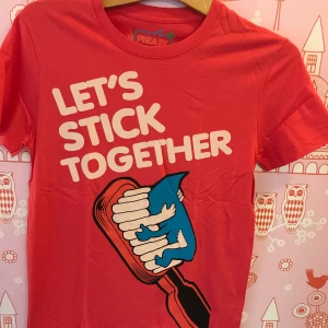 3st nya tee - 3st Let’s Stick Together Tee’s. I storlek M (är små i storleken) sälj gärna tillsammans för 70:- eller 30:-/st 