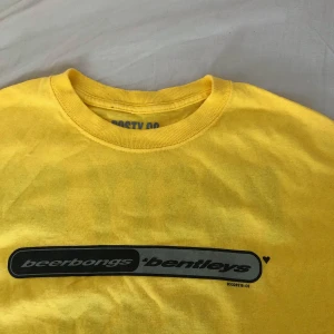 Post Malone T-shirt  - Post Malone T-shirt som är köpt på hans konsert på Smash 2018. Svinsnygg men blir inte av att jag använder den. Frakt tillkommer!