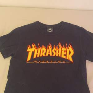 Säljer en Trasher t-shirt. Storlek S, använd ett fåtal gånger. Nypris 449 säljer får 200 (bud börjar på 200 + frakt. Mer info och bilder ges vid intresse