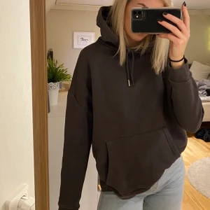 Oversized hoodie - Oversized hoodie från nelly, färgen offblack.