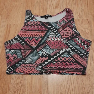 Linne - Strl M men passar mer för S och XS. Det är i bra skick och andvänd 1 gg. Skriv vid intresse.