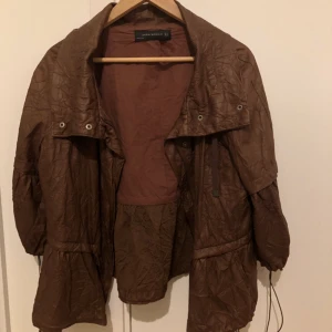 Höstjacka från Zara storlek L - Höstjacka från Zara storlek L. Upphämtning på Lidingö.