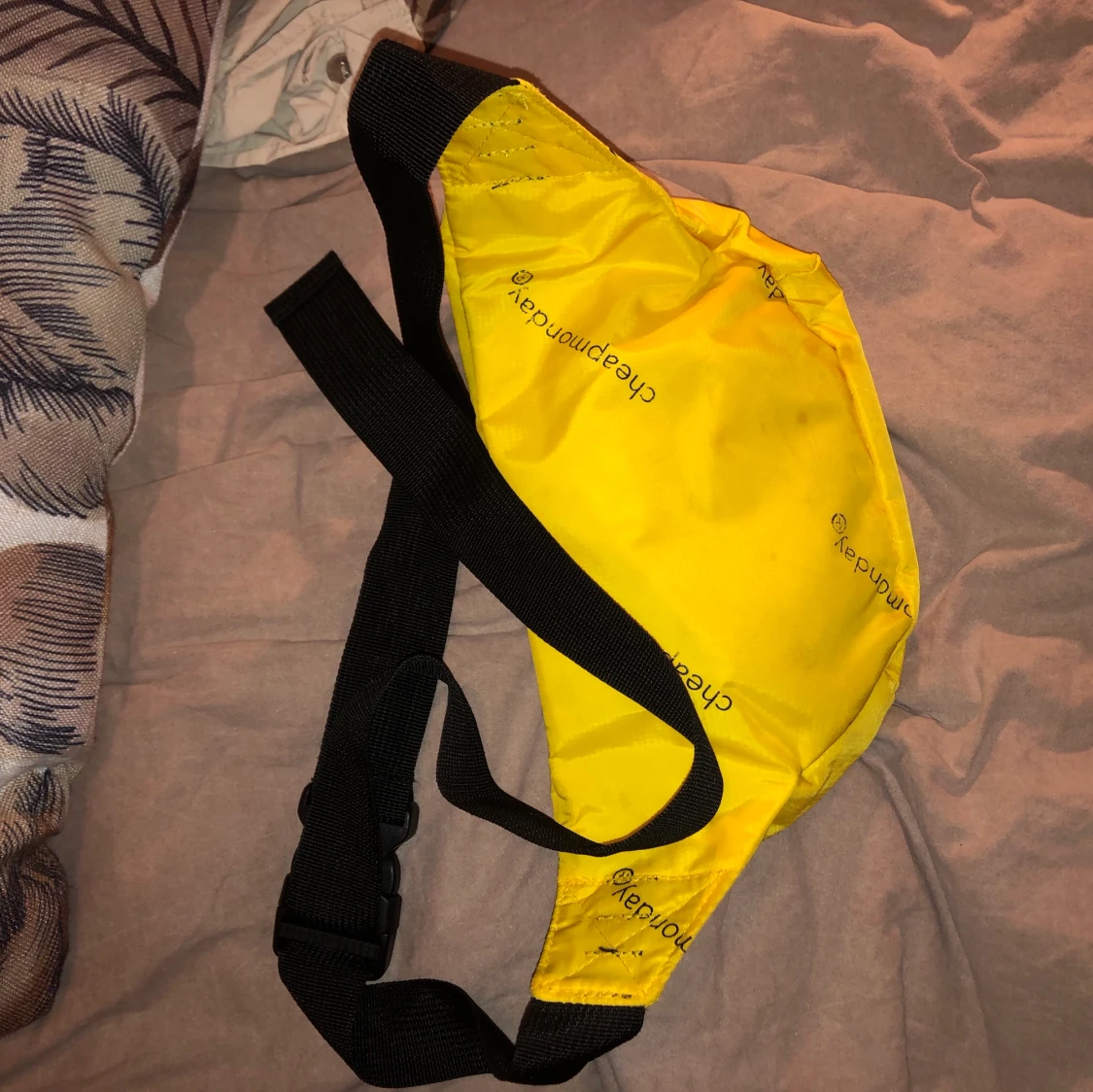 Magväska från cheap monday! - 91