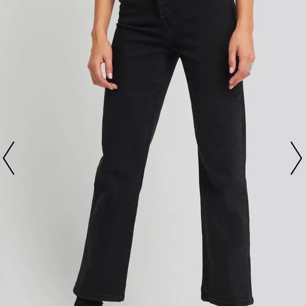 Svarta raka jeans från Nakd strl 36. Jeans & Byxor.