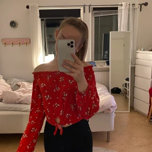 Sommar topp - Fin sommar topp, lappen är tyvärr borta men den är från HM. Jag skulle gissa på att storleken är XS❤️