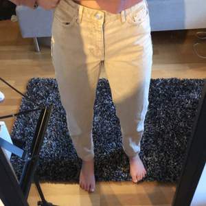 Jättefina jeans från Gina. Använda enstaka gånger💞 storlek 34. Köptes för 500 kr & säljer för 150 kr plus frakt som köparen står för! 💞✨ 