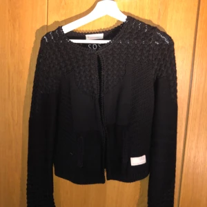 Odd Molly kofta - En snygg Odd Molly kofta i storlek 1. Väldigt fint skick & bra kvalite! 