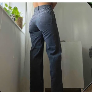 Weekday Ace jeans 25/32 - Ace jeans från weekday i storlek 25/32. Inte mina bilder och säljer då de inte sitter bra på mig.