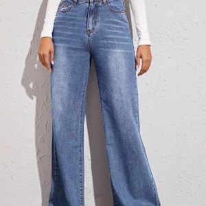 Oanvända jeans  - Beställda från shein men de va för stora för mig så har aldrig använt dom. Storlek M! Priset går att förhandla, frakt får köpare stå för😛