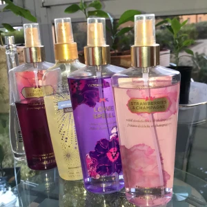 VS parfym - Säljer dessa för de ej kommer til användning. Alla för 50kr