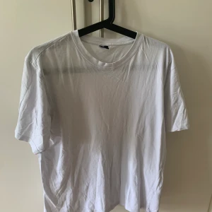 T-shirt - Ännu en vit t-shirt från Lager 157