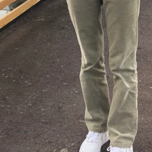 Levis Manchesterbyxor  - Ett par assnygga vintage Levis. Köptes 2018 och blev sedan för korta, är 178.  