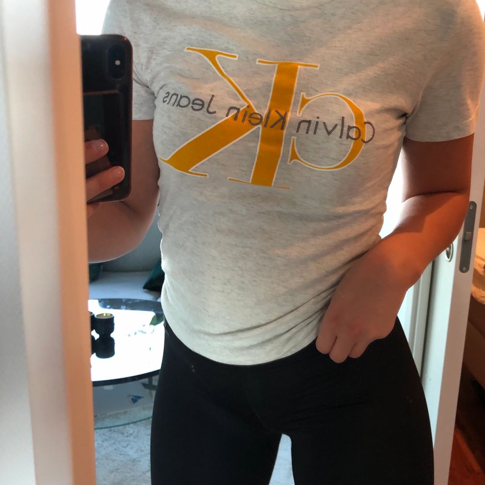 Calvin Klein T-shirt i storlek XS. Pris: 120kr + frakt. T-shirts.