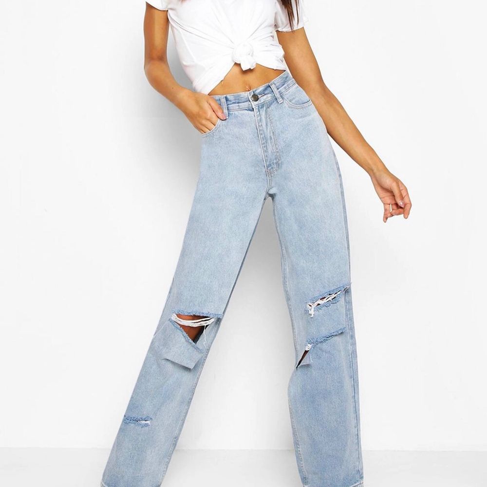 Säljer dessa populära boyfriend jeansen eftersom de är för korta för mig. Frakt tillkommer. Jeans & Byxor.