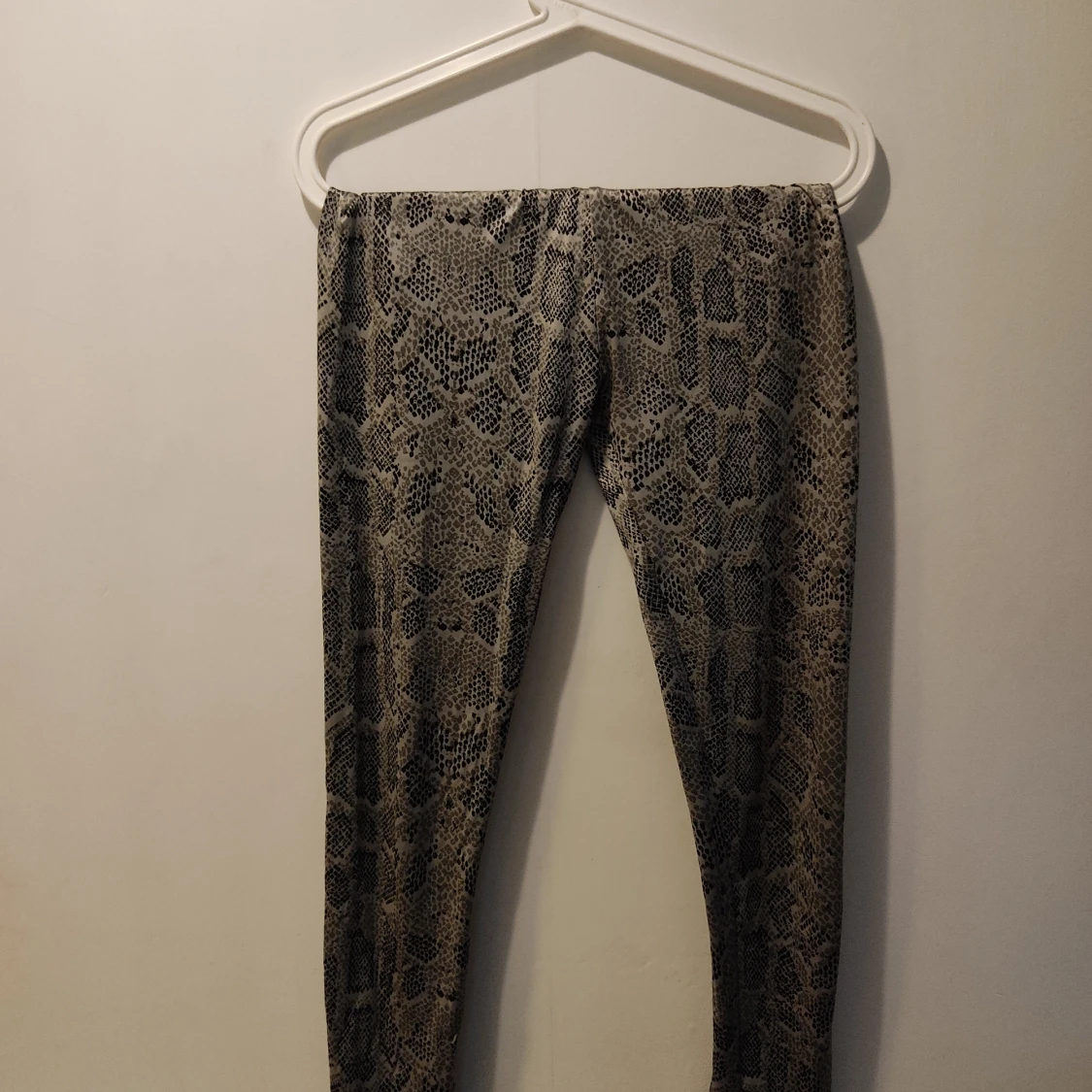 Leggings ormmönstrade